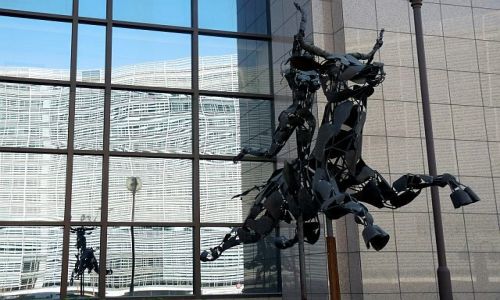 Zdjęcie BELGIA / Bruksela / Dzielnica Europejska / Prototyp motocyka??!!