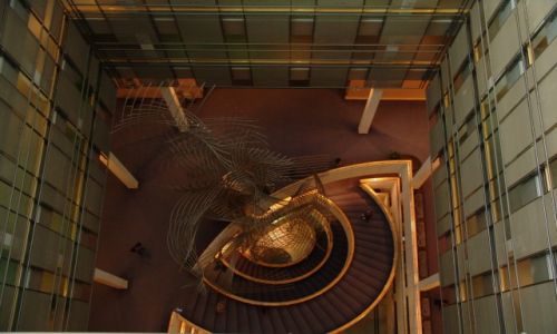 Zdjęcie BELGIA / Bruksela / Siedziba Parlamentu Europejskiego / Klatka schodowa