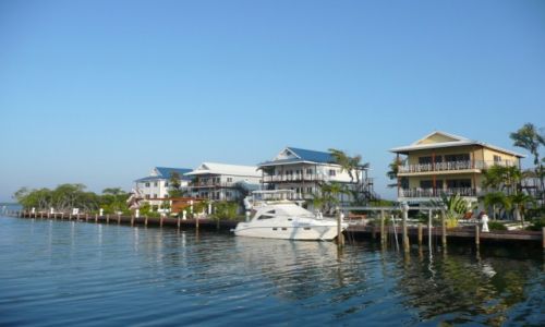 Zdjcie BELIZE / Placencia / pirs / Marina Roberta Grove'a
