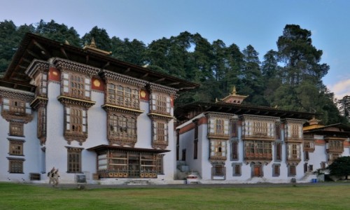 Zdjcie BHUTAN / Bumthang / Teren wityni / Kurjey Lakhang