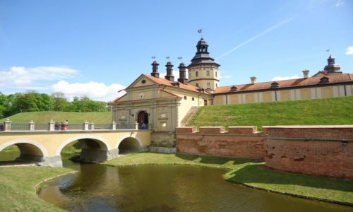 Zdjecie BIAORU / Obwd miski / Niewie / Zamek w Niewieu (2)