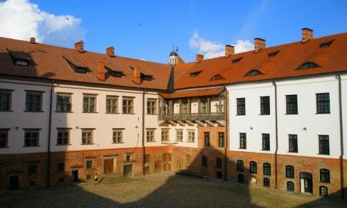 Zdjcie BIAORU / obwd grodzieski / Mir / dziedziniec zamku Radziwiw