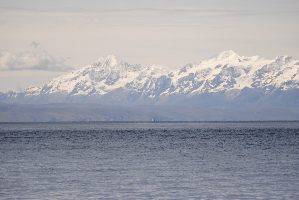 Zdjęcia: Boliwia, Titicaca, Titicaca z Andami w tle, BOLIWIA Zdjęcia: Boliwia, Titicaca, Titicaca z Andami w tle, BOLIWIA