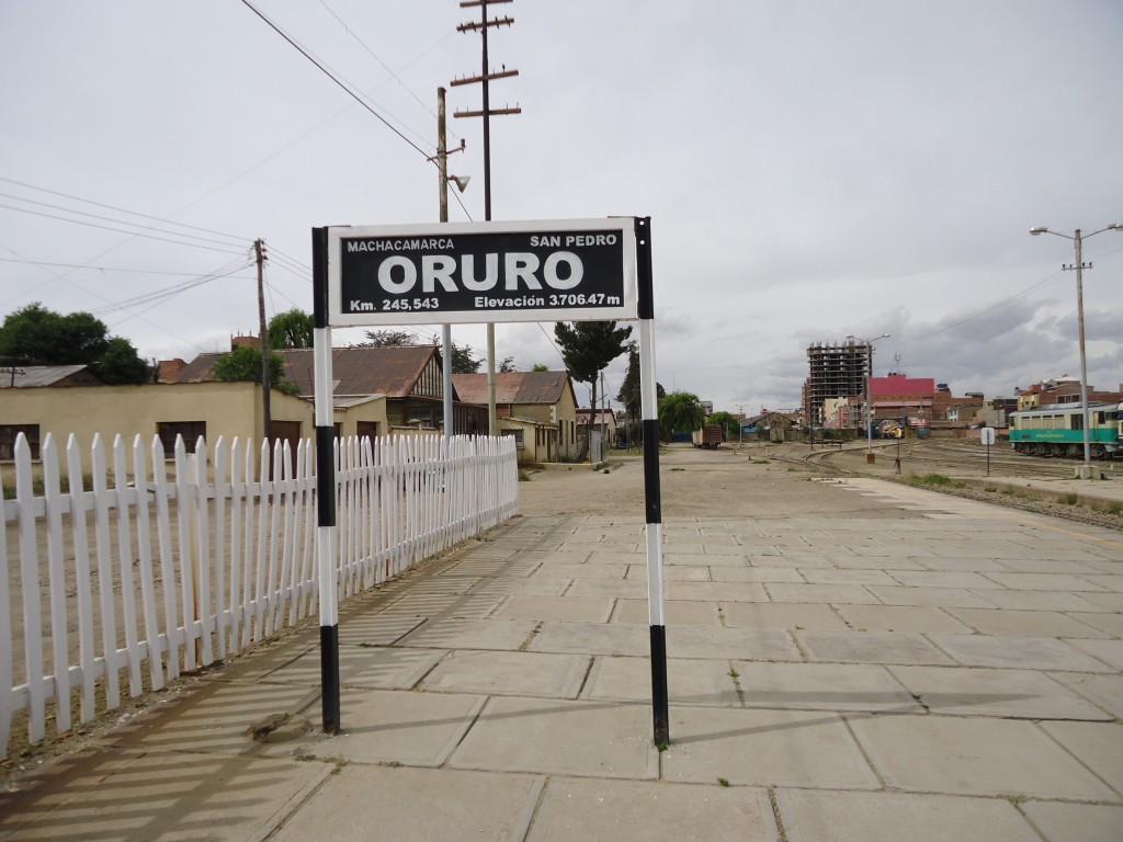 Zdjęcia: Oruro, Oruro, Na stacji, BOLIWIA Zdjęcia: Oruro, Oruro, Na stacji, BOLIWIA