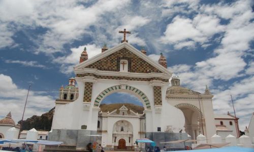 Zdjęcie BOLIWIA / Boliwia tuż przy granicy z Peru / Copacabana  / Katedra w Copacabanie