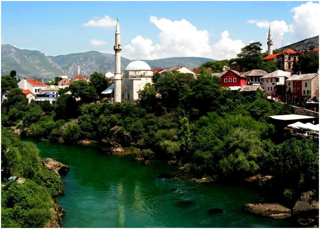Zdjęcia: Mostar, Muzułmańska strona miasta, BOśNIA i HERCEGOWINA Zdjęcia: Mostar, Muzułmańska strona miasta, BOśNIA i HERCEGOWINA
