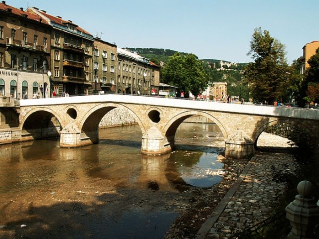 Zdjęcia: Centrum, Sarajevo, most...., BOśNIA i HERCEGOWINA Zdjęcia: Centrum, Sarajevo, most...., BOśNIA i HERCEGOWINA