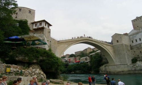 Zdjecie BONIA i HERCEGOWINA / Hercegowina / Mostar / Skoczy, nie skoczy