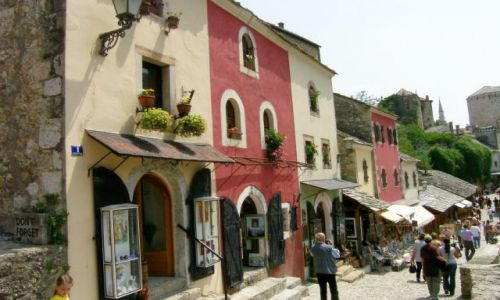 Zdjęcie BOśNIA i HERCEGOWINA / -Hercegowina / Mostar / Kamieniczki