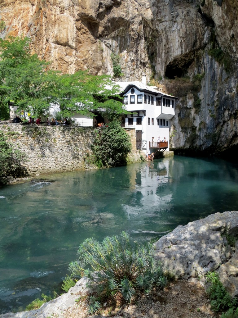 Zdjęcia: Blagaj, klasztor derwiszów, Hercegowina, niedaleko Mostaru..., BOśNIA i HERCEGOWINA Zdjęcia: Blagaj, klasztor derwiszów, Hercegowina, niedaleko Mostaru..., BOśNIA i HERCEGOWINA