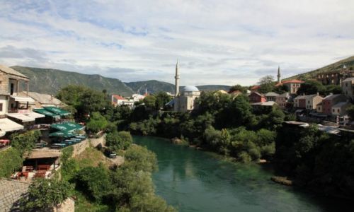 Zdjęcie BOśNIA i HERCEGOWINA / Mostar / Prosto z mostu / Wzdłuż rzeki Neretwy