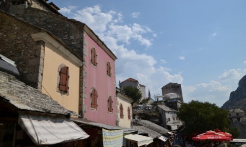 Zdjcie BONIA i HERCEGOWINA / - / Mostar / Zabudowa nad Neretw