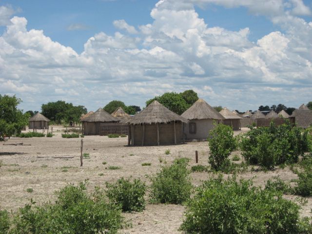 Zdjęcia: Etsha, Delta Okawango, może i murowane, ale nadal tradycyjne, BOTSWANA Zdjęcia: Etsha, Delta Okawango, może i murowane, ale nadal tradycyjne, BOTSWANA