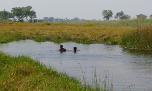 Zdjęcie BOTSWANA / Północna Botswana  / Delta Okawango / Łazienka  miejscowych mieszkańców