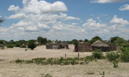 Zdjęcie BOTSWANA / rejon Okawango / Etsha / wioska