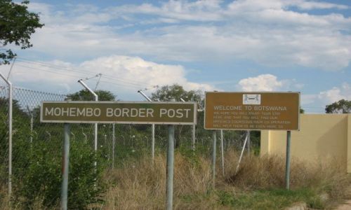 Zdjecie BOTSWANA / MOHEMBO / przejście graniczne / może i welcome, ale ja właśnie wyjeżdżam...