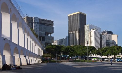 Zdjecie BRAZYLIA / Rio de Janeiro / Akwedukt w dzielnicy Lapa / Stare i nowe