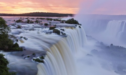 Zdjecie BRAZYLIA / Parana / Foz do Iguacu  / Iguacu o wschodzie soca