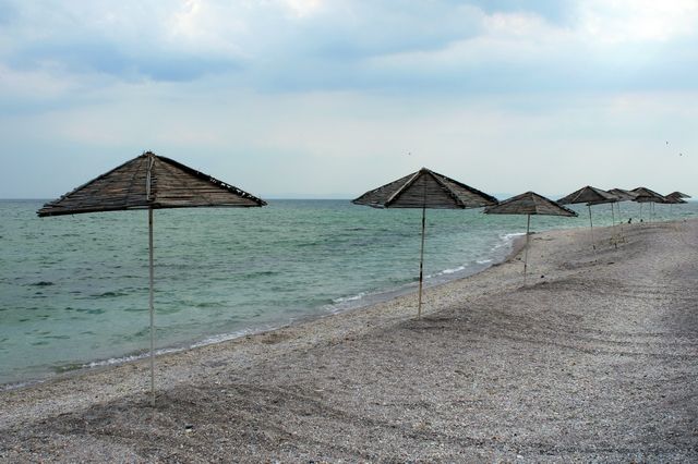 Zdjęcia: Nesebar, Pusta plaża z parasolami, BUłGARIA Zdjęcia: Nesebar, Pusta plaża z parasolami, BUłGARIA