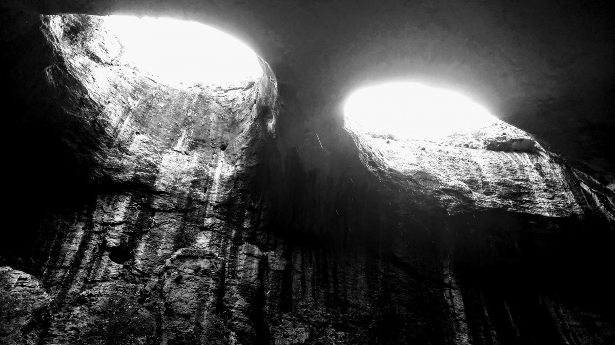 Zdjęcia: Prochodna Cave, Bułgaria, Jaskinia Oczy Boga - Prohodna, BUłGARIA Zdjęcia: Prochodna Cave, Bułgaria, Jaskinia Oczy Boga - Prohodna, BUłGARIA