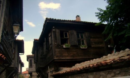 Zdjcie BUGARIA / obwd Burgas / Nessebar, stara uliczka / tak sobie mieszkaj