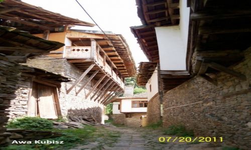 BUGARIA / Poudnie / Rodopy / Kowaczewica - rezerwat architektoniczno-historyczny z domami w stylu rodopskim