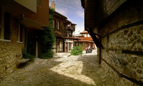 Zdjecie BUGARIA /  Wybrzee Morza Czarnego  / Nesebyr  / Uliczkami Nesebyru 