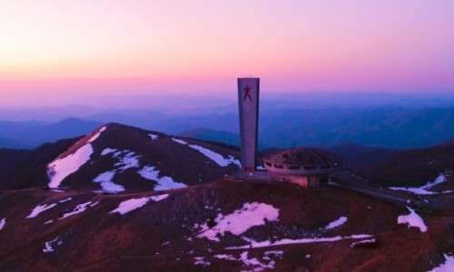 Zdjecie BUGARIA / Europa / Kazanyk, szczyt Buzludzha / Zachd soca nad szczytem Buzludzha!