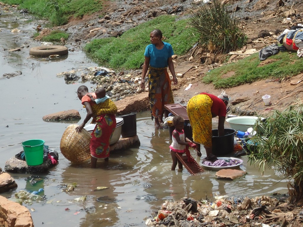 Zdjęcia: Bobo - Diulasso, Houet, Pranie, BURKINA FASO Zdjęcia: Bobo - Diulasso, Houet, Pranie, BURKINA FASO