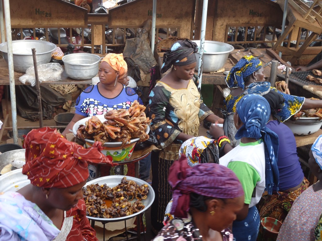 Zdjęcia: Boromo, Boucle du Mouhoun, Sprzedaż obnośna (2), BURKINA FASO Zdjęcia: Boromo, Boucle du Mouhoun, Sprzedaż obnośna (2), BURKINA FASO