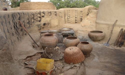 Zdjcie BURKINA FASO / Nahouri / Tiebele / Kolorowe domy (2)