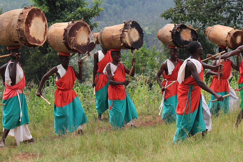Zdjęcia: Burundi, Burundi, Gishora - występ tamburyniarzy, BURUNDI Zdjęcia: Burundi, Burundi, Gishora - występ tamburyniarzy, BURUNDI