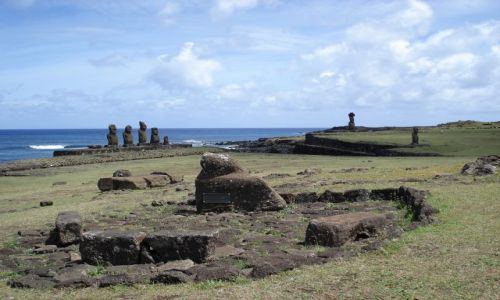 Zdjcie CHILE / Wyspa Wielkanocna / Park Narodowy Rapa Nui / Ahu Tahai