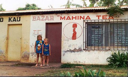 Zdjcie CHILE / Rapa Nui / Hanga Roa / sklepy w miasteczku