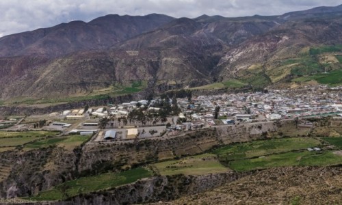 Zdjcie CHILE / Arica y Parinacota / Putre / Putre - baza do zwiedzania parku Lauka i rezerwatu wikuni