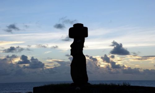 Zdjecie CHILE / Rapa Nui / Tahat  - Kompleks archeologiczny / Ahu Ko Ke Riku