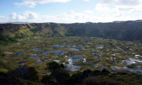 Zdjecie CHILE / Rapa Nui / Orongo / Wulkan Rano Kau