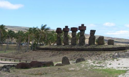 Zdjęcie CHILE / Pacyfik / Wyspa Wielkanocna / Ahu na plaży Anakena