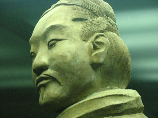 Zdjęcia: Okolice Xian, Terakotowa armia - jeden z eksponatów, CHINY Zdjęcia: Okolice Xian, Terakotowa armia - jeden z eksponatów, CHINY