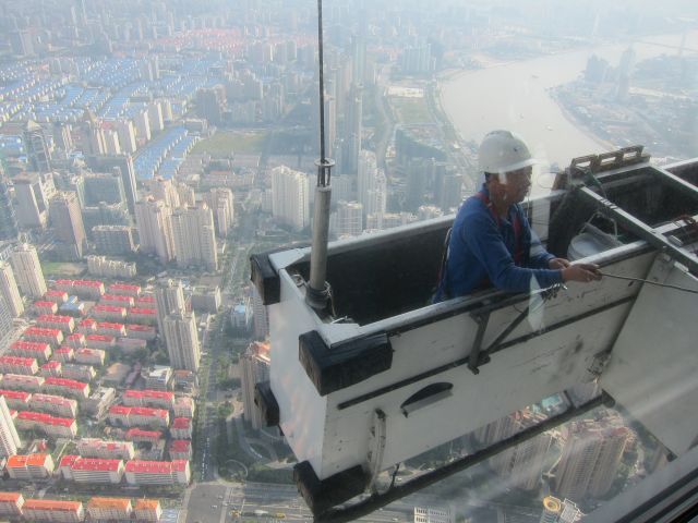 Zdjęcia: World Financial Center, Shanghai, Mycie szyb na 100 piętrze, CHINY Zdjęcia: World Financial Center, Shanghai, Mycie szyb na 100 piętrze, CHINY