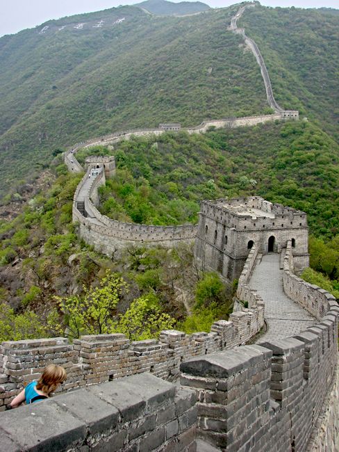 Zdjęcia: Mutianyu, Okolice Pekinu, pozdrawiamy budowniczego wielkiego muru, CHINY Zdjęcia: Mutianyu, Okolice Pekinu, pozdrawiamy budowniczego wielkiego muru, CHINY