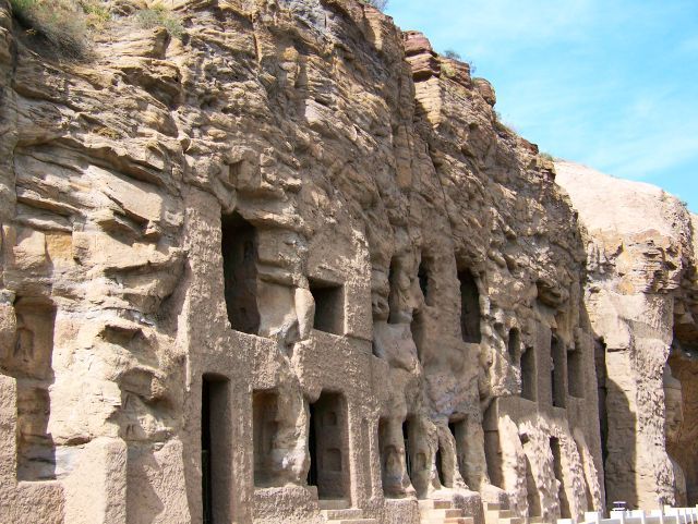 Zdjęcia: GROTY YUNGANG, CHINY PÓŁNOCNE, PROWINCJA SHANXI, Z ODLEGŁOŚCI, CHINY Zdjęcia: GROTY YUNGANG, CHINY PÓŁNOCNE, PROWINCJA SHANXI, Z ODLEGŁOŚCI, CHINY