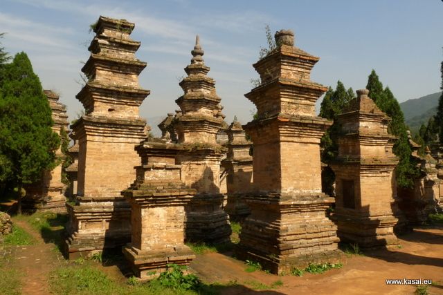 Zdjęcia: Klasztor Shaolin, Chiny Shaolin Las Stup, CHINY Zdjęcia: Klasztor Shaolin, Chiny Shaolin Las Stup, CHINY