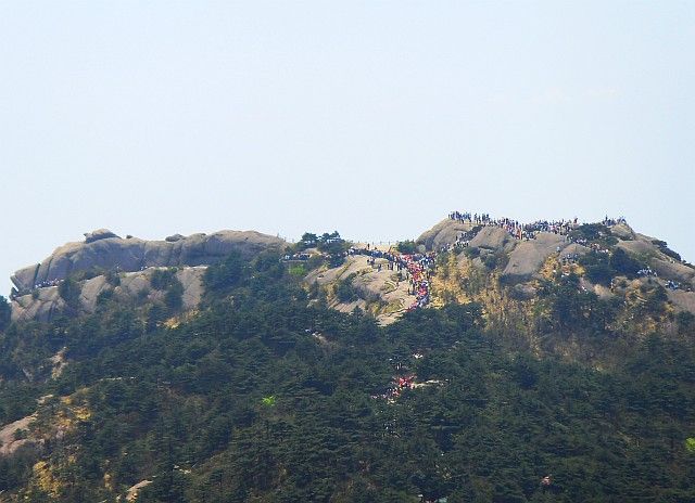 Zdjęcia: GÓRY ŻÓŁTE HUANGSHAN, PROWINCJA ANHUI, TŁUMY, CHINY Zdjęcia: GÓRY ŻÓŁTE HUANGSHAN, PROWINCJA ANHUI, TŁUMY, CHINY