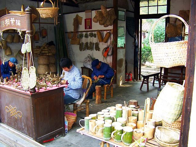 Zdjęcia: ZHOUZHUANG, PROWINCJA JIANGSU, RĘCZNE WYROBY, CHINY Zdjęcia: ZHOUZHUANG, PROWINCJA JIANGSU, RĘCZNE WYROBY, CHINY