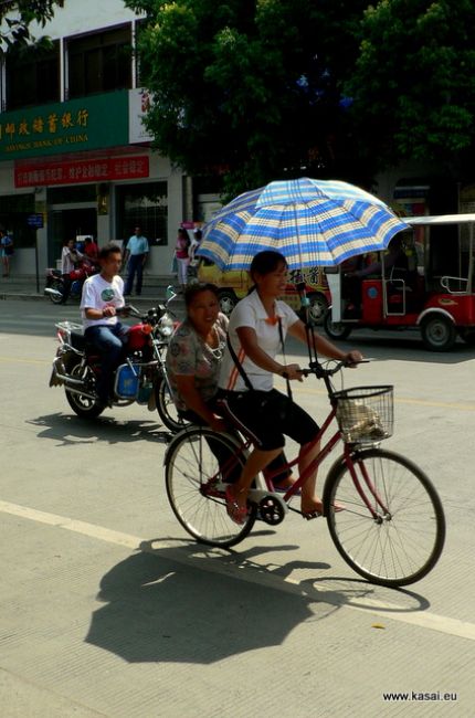 Zdjęcia: Yangshuo, Chiny – Yangshuo i jego mieszkańcy, CHINY Zdjęcia: Yangshuo, Chiny – Yangshuo i jego mieszkańcy, CHINY