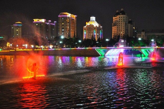 Zdjęcia: NANTONG, PROWINCJA JIANGSU, WIATRAKI NA WODZIE, CHINY Zdjęcia: NANTONG, PROWINCJA JIANGSU, WIATRAKI NA WODZIE, CHINY