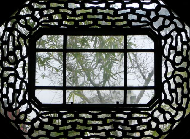 Zdjęcia: ogród, Suzhou, widok przez okno w ogrodzie, CHINY Zdjęcia: ogród, Suzhou, widok przez okno w ogrodzie, CHINY