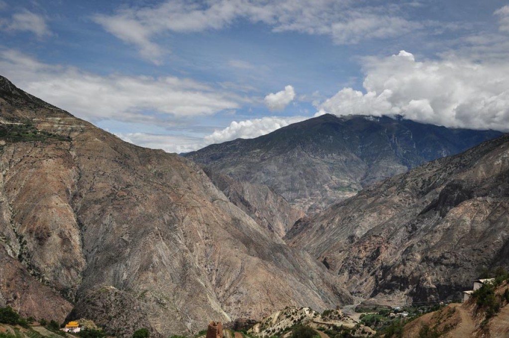 Zdjęcia: Yubeng (Deqin), Yunnan, Shangri La-> Deqin bus, CHINY Zdjęcia: Yubeng (Deqin), Yunnan, Shangri La-> Deqin bus, CHINY