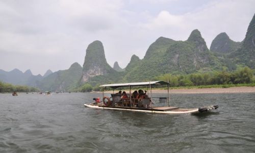 Zdjecie CHINY / Guilin / Yangshou / Na rzece Li